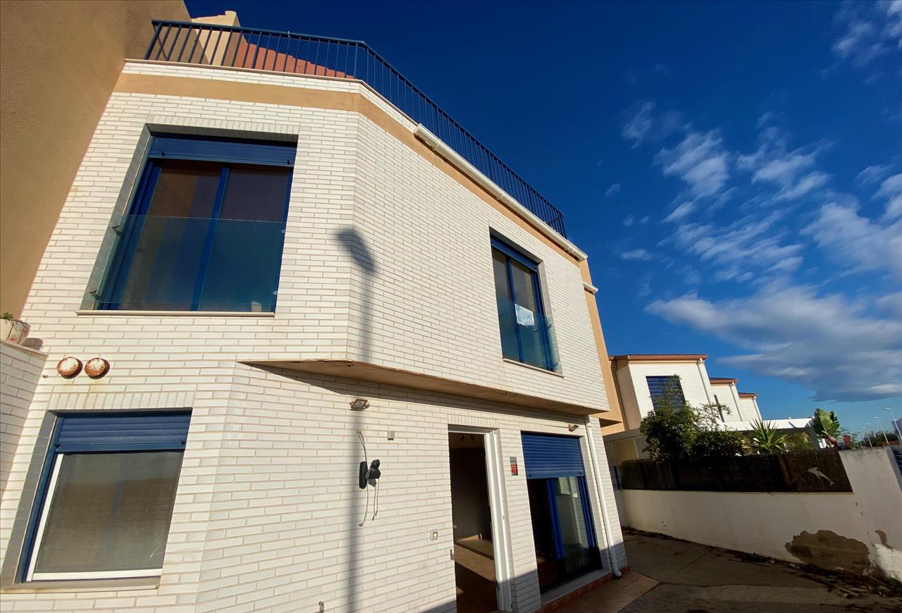 Casa Adosada En Venta En Mediterranea, Almazoraalmassora