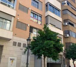 Local Comercial en venta  en Calle Literato Gabriel Miro Valencia Valencia