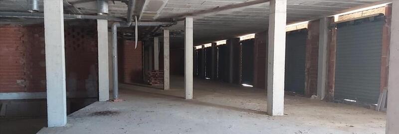 Local en venta en Cheste, Valencia