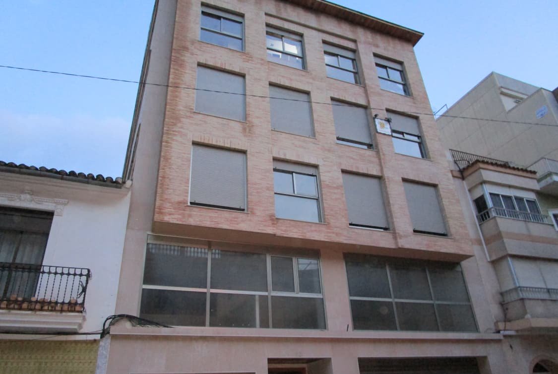 Local Comercial en venta  en Calle Doctor Ferran Alzira Valencia