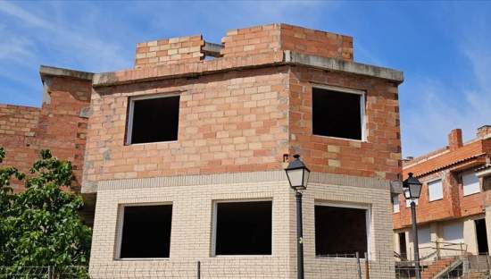Suelo urbano residencial en venta en calle crevaeta en Figueroles de 2.476m