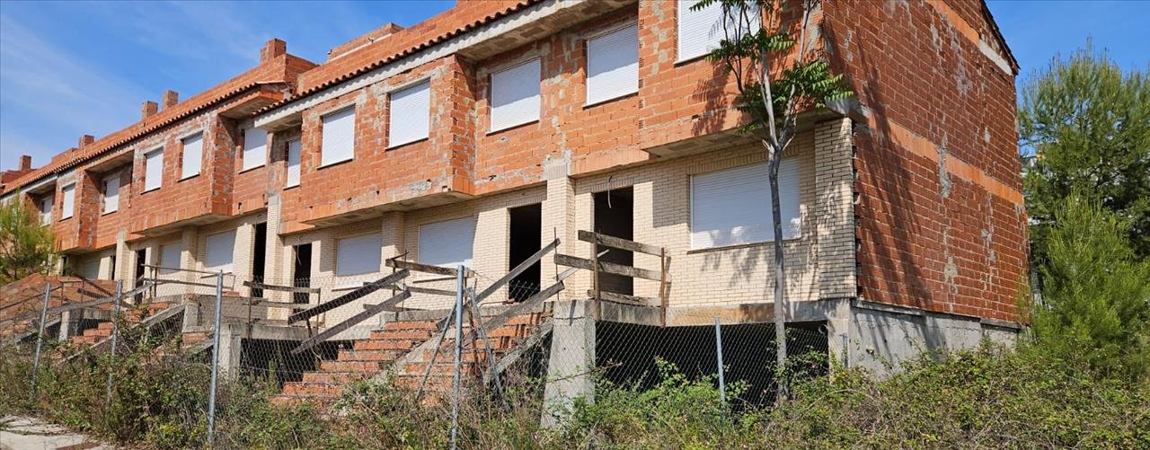 Suelo urbano residencial en venta en calle crevaeta en Figueroles de 2.476m