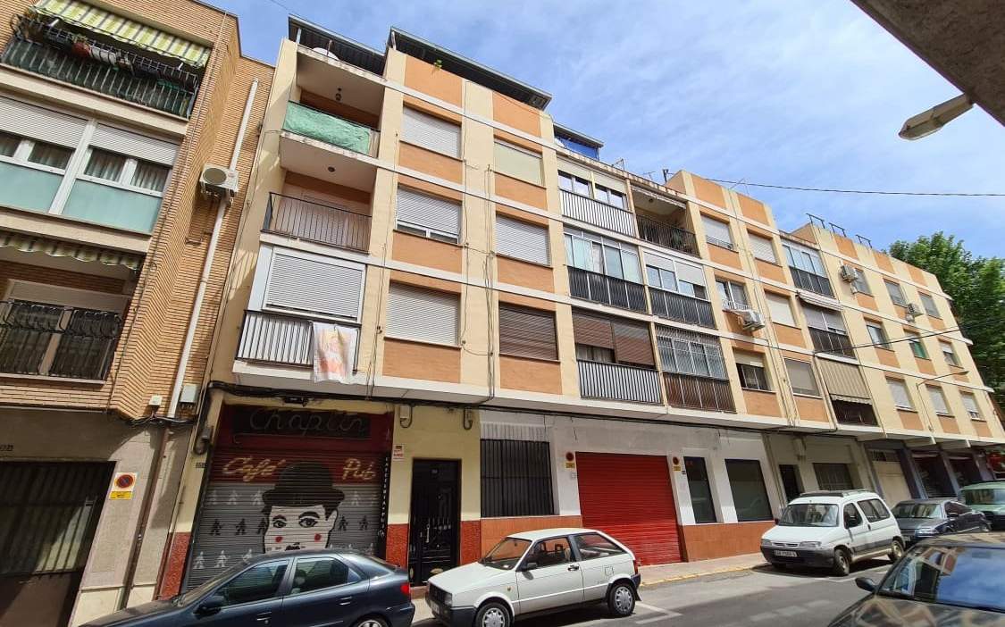 Local Comercial en venta  en Calle San Isidro Villena Alicante