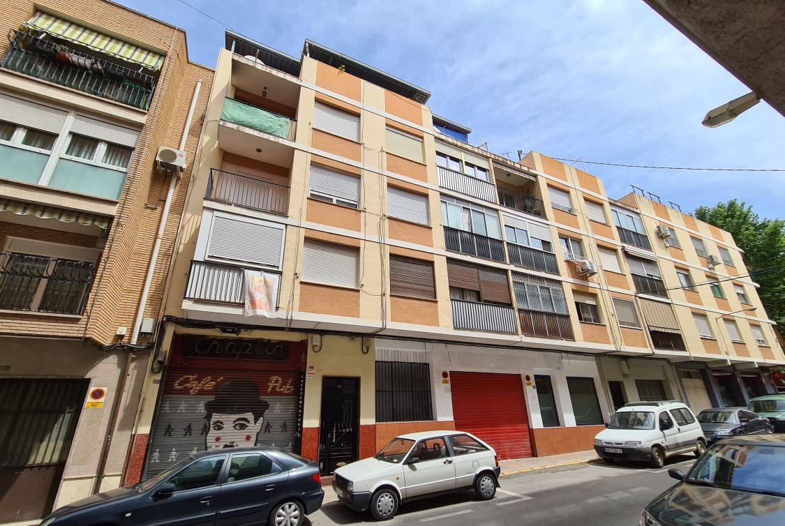 Local Comercial en venta  en Calle San Isidro Villena Alicante