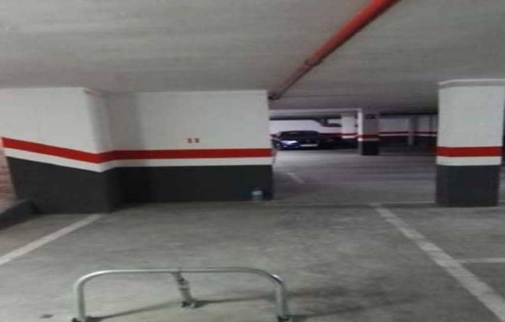 Garaje en venta  en Avenida Alcalans Dels Montserrat Valencia