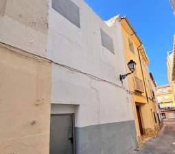 Unifamiliar Adosada en venta  en Calle Mestre Tormo Agullent Valencia