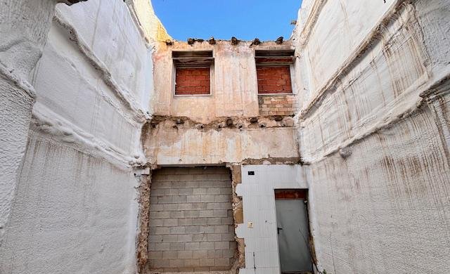 Unifamiliar Adosada en venta  en Calle Mestre Tormo Agullent Valencia