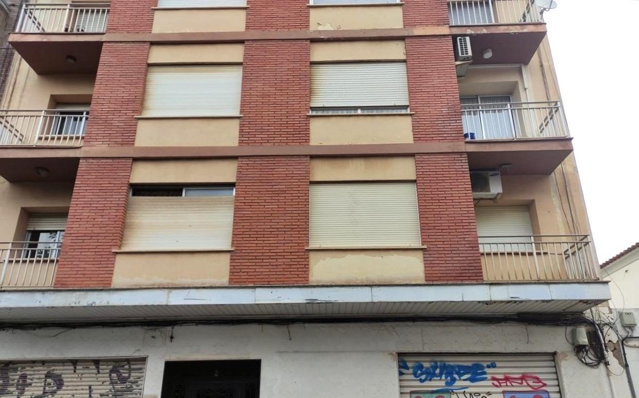Compra local comercial por 150.000 de 430m en condiciones de restauración en calmenara en Vall dUixó la
