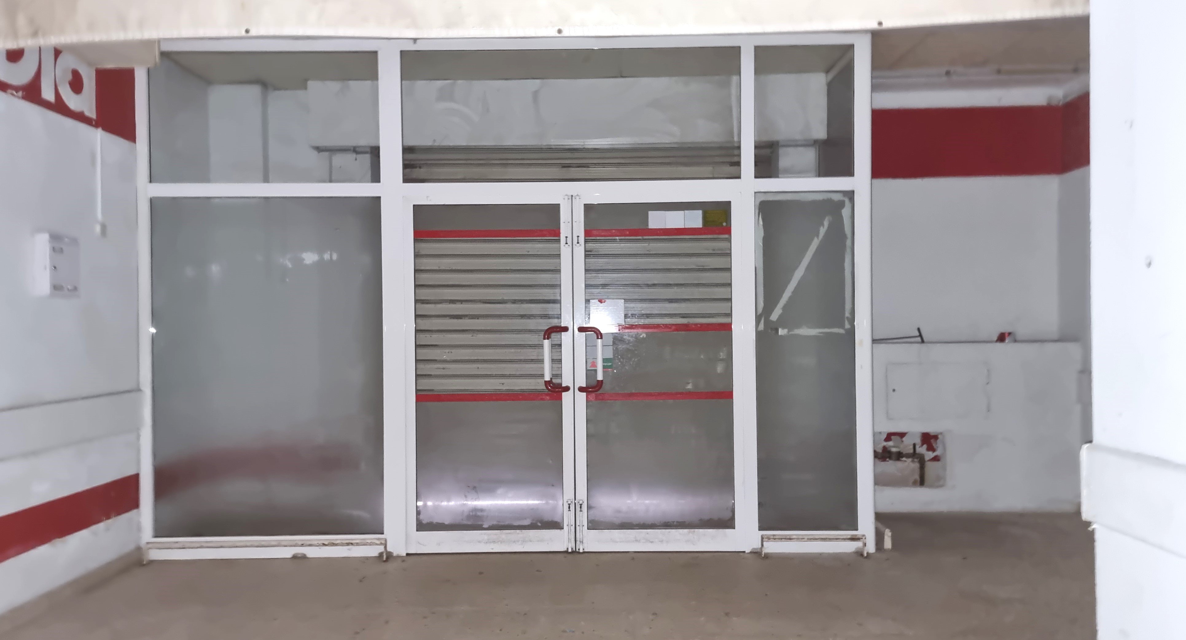Compra local comercial por 150.000 de 430m en condiciones de restauración en calmenara en Vall dUixó la