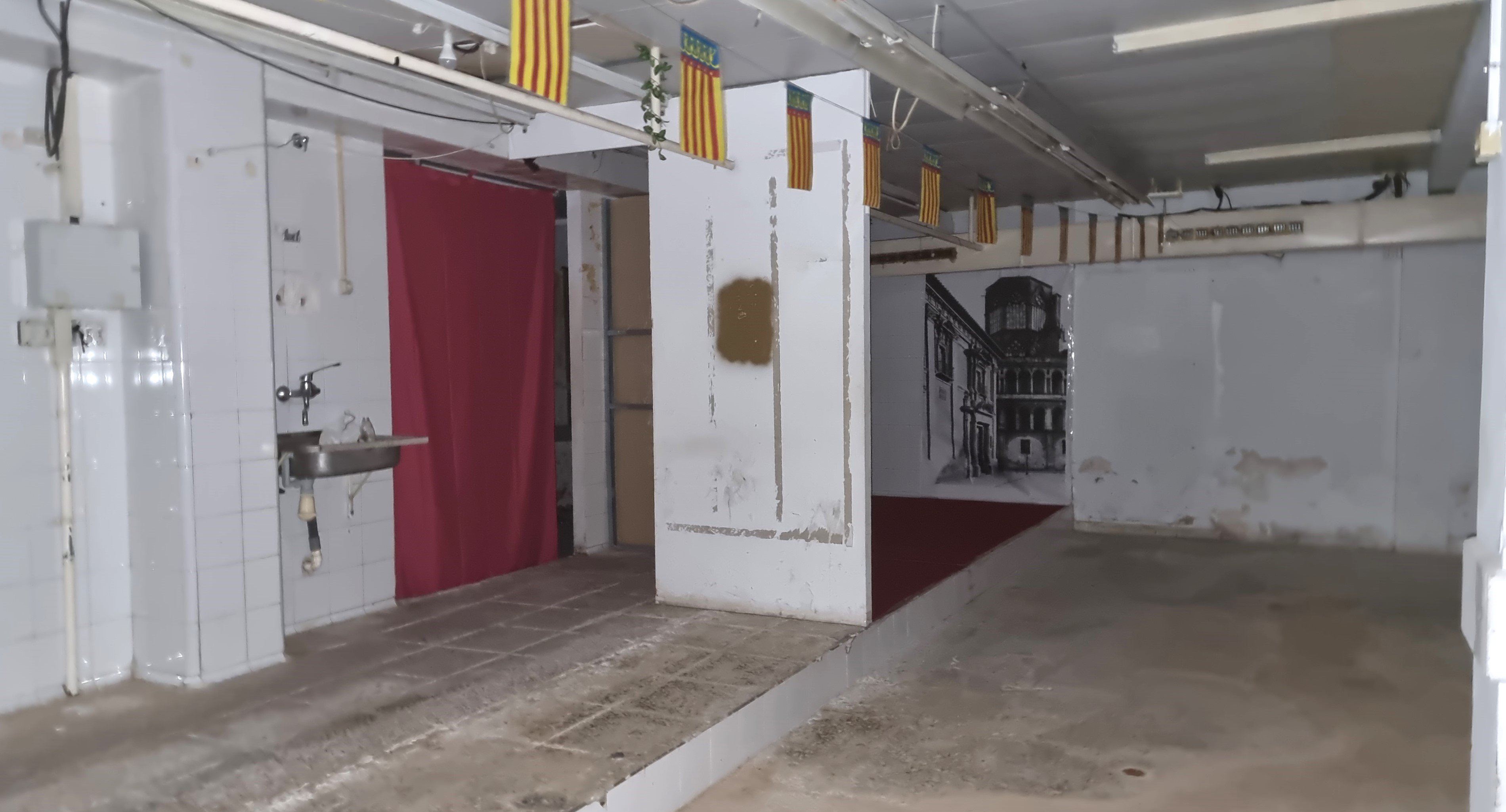 Compra local comercial por 150.000 de 430m en condiciones de restauración en calmenara en Vall dUixó la