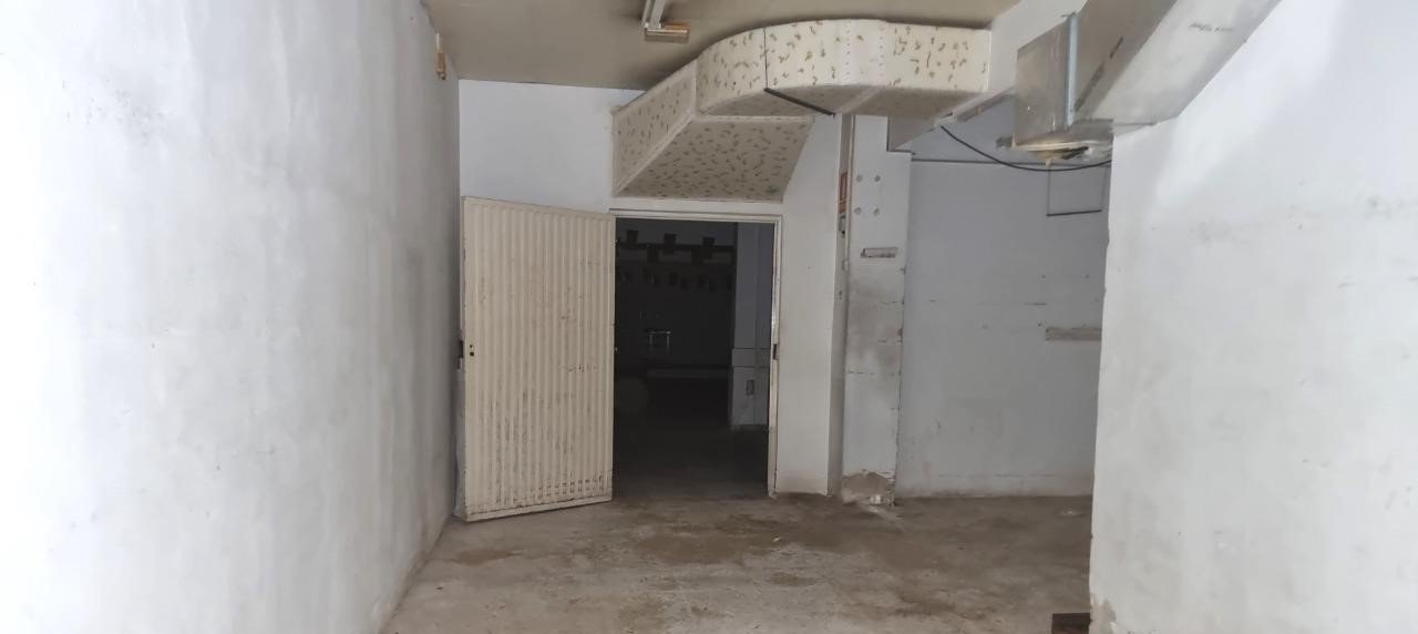 Compra local comercial por 150.000 de 430m en condiciones de restauración en calmenara en Vall dUixó la