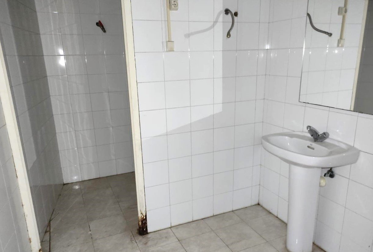 Compra local comercial por 150.000 de 430m en condiciones de restauración en calmenara en Vall dUixó la