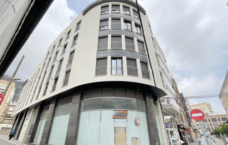 Se oferta local comercial por 133.770 de 244m en calle l u i el dos Tavernes de la Valldigna