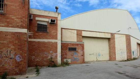 Nave industrial en venta en calle calle ribesalbes VillarrealVila-real por 765.000 con 6.116m en condiciones de restauración