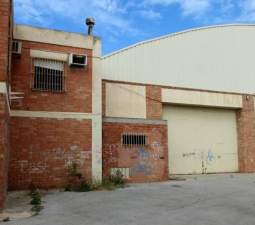 Nave industrial en venta en calle calle ribesalbes VillarrealVila-real por 765.000 con 6.116m en condiciones de restauración