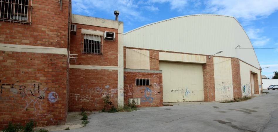 Nave industrial en venta en calle calle ribesalbes VillarrealVila-real por 765.000 con 6.116m en condiciones de restauración