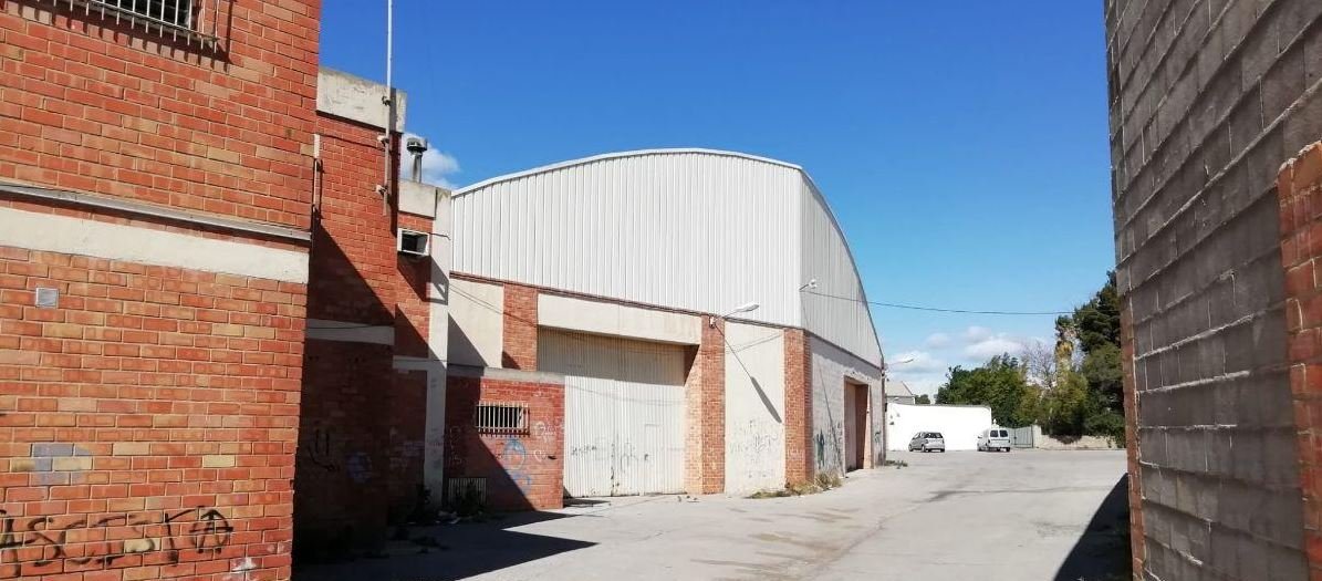 Nave industrial en venta en calle calle ribesalbes VillarrealVila-real por 765.000 con 6.116m en condiciones de restauración