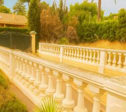 Chalet en venta en Los Monasterios, Valencia