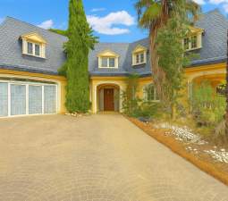 Chalet en venta en Los Monasterios, Valencia