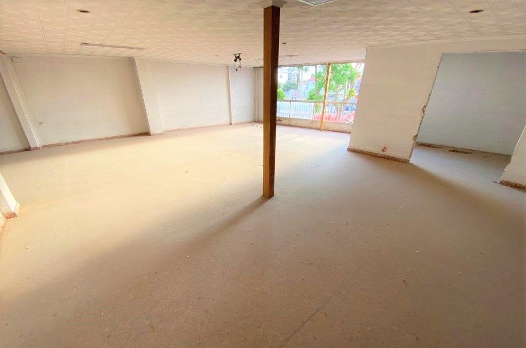 Descubre local comercial por 77000 con 195m en perfectas condiciones en calle calvari en Algemes
