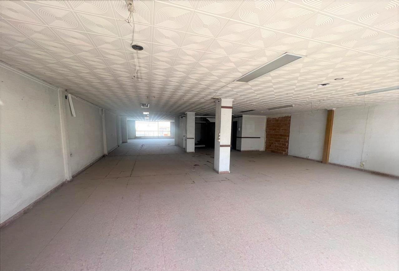 Descubre local comercial por 77000 con 195m en perfectas condiciones en calle calvari en Algemes