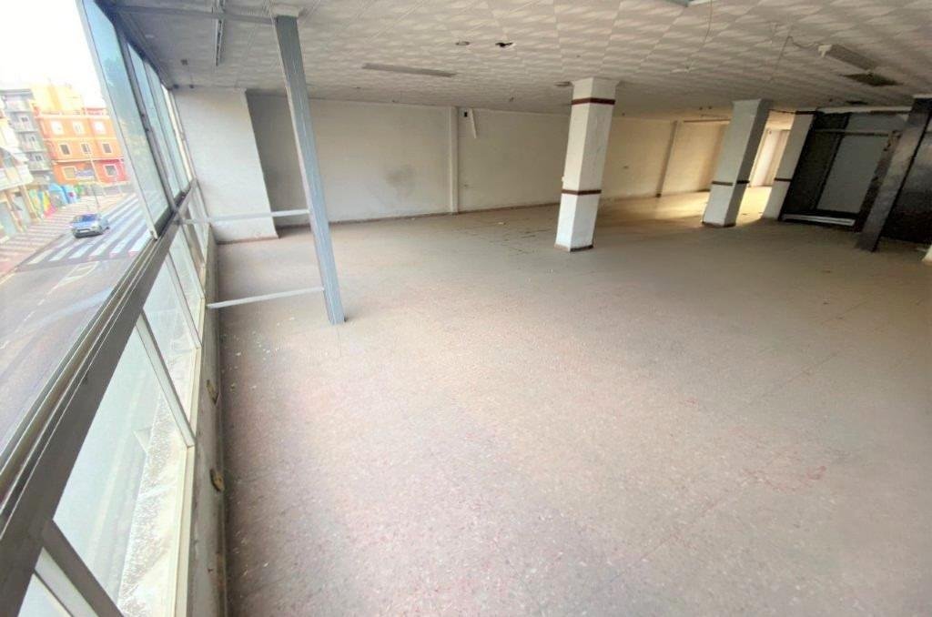 Descubre local comercial por 77000 con 195m en perfectas condiciones en calle calvari en Algemes