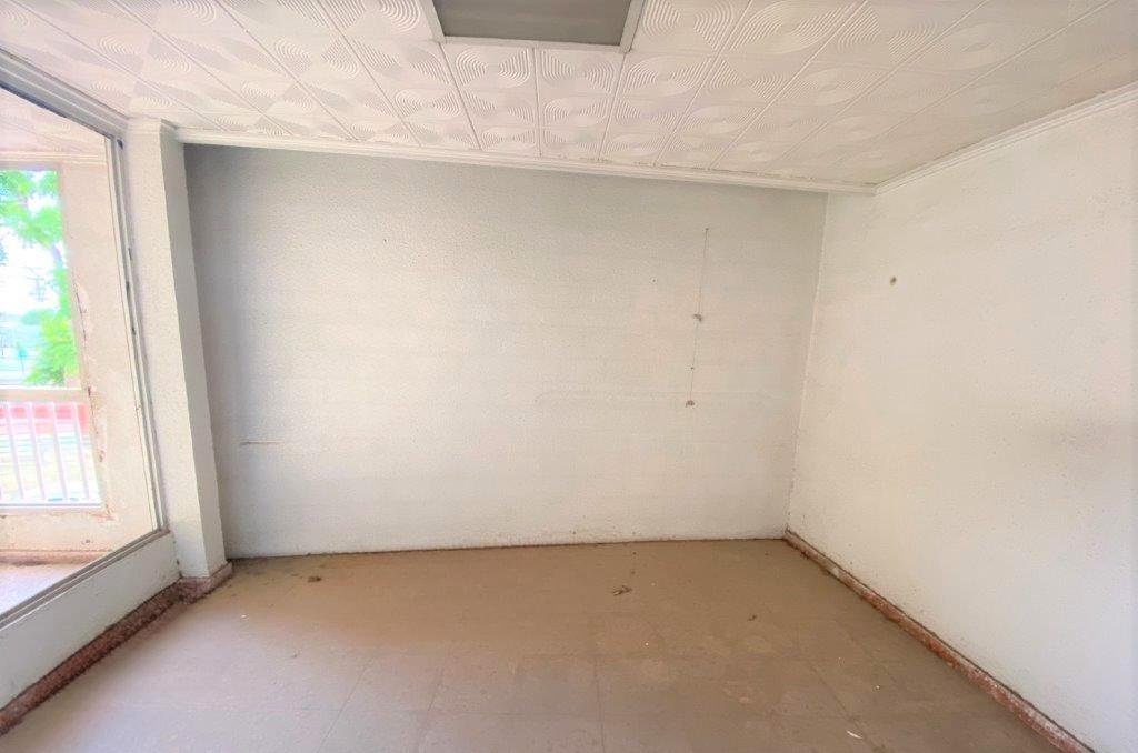 Descubre local comercial por 77000 con 195m en perfectas condiciones en calle calvari en Algemes