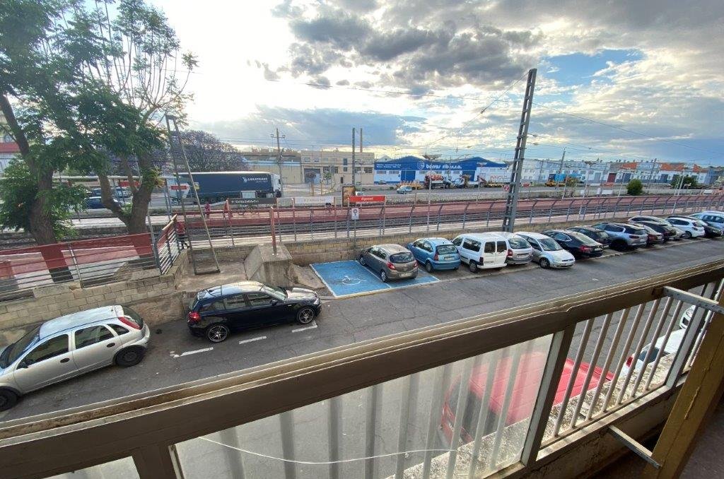 Descubre local comercial por 77000 con 195m en perfectas condiciones en calle calvari en Algemes