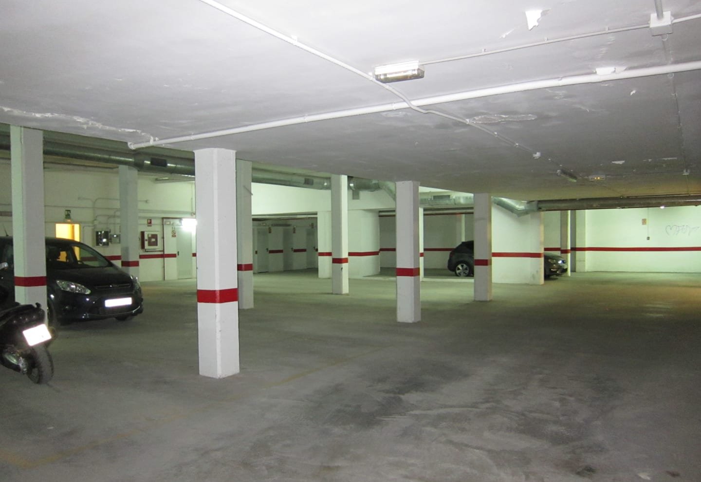 Garaje en venta  en Calle Peset Aleixandre Montserrat Valencia