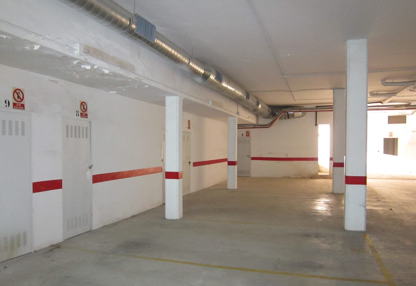 Garaje en venta  en Calle Peset Aleixandre Montserrat Valencia