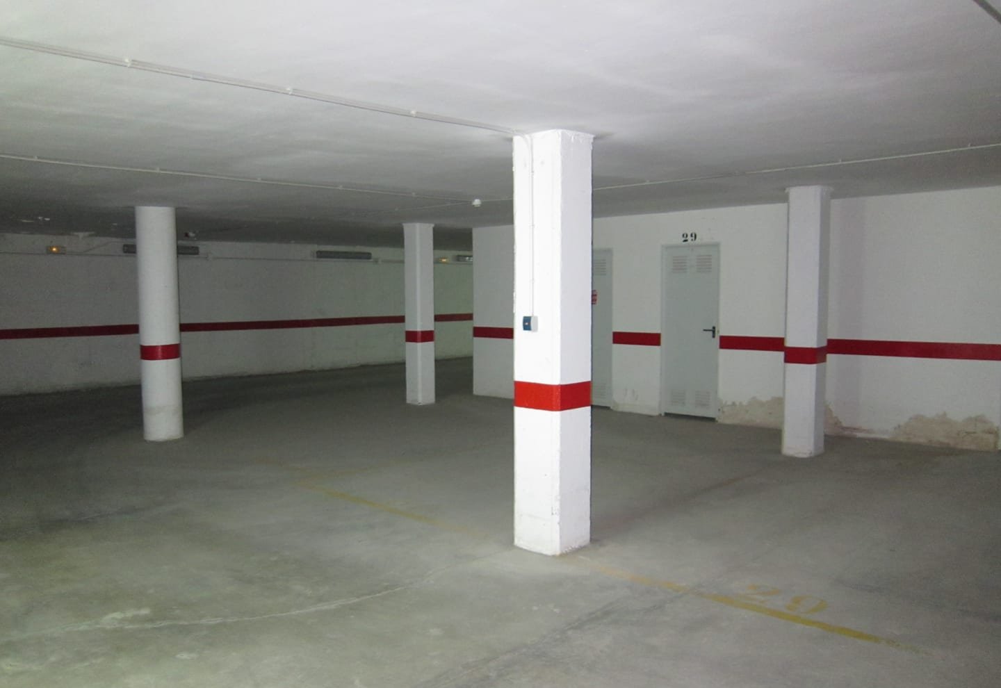 Garaje en venta  en Calle Peset Aleixandre Montserrat Valencia