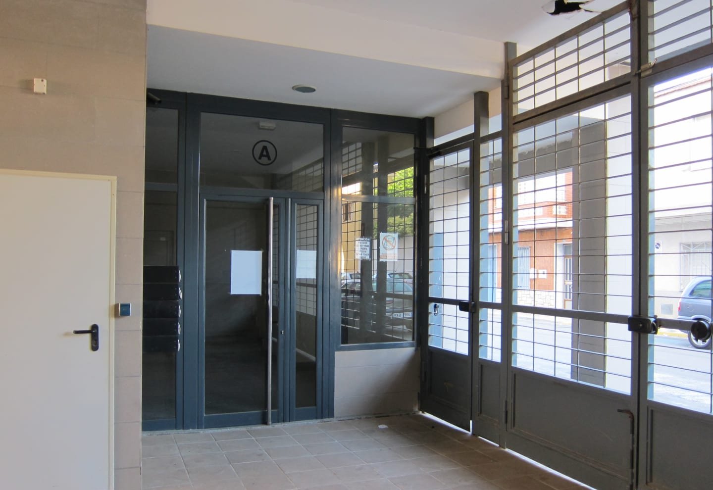 Garaje en venta  en Calle Peset Aleixandre Montserrat Valencia