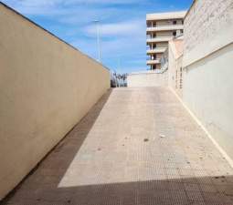 Se oferta garaje por 5.700 de 27m en planta -1 en calle cl garbi en Torreblanca