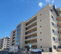 Se oferta garaje por 5.700 de 27m en planta -1 en calle cl garbi en Torreblanca