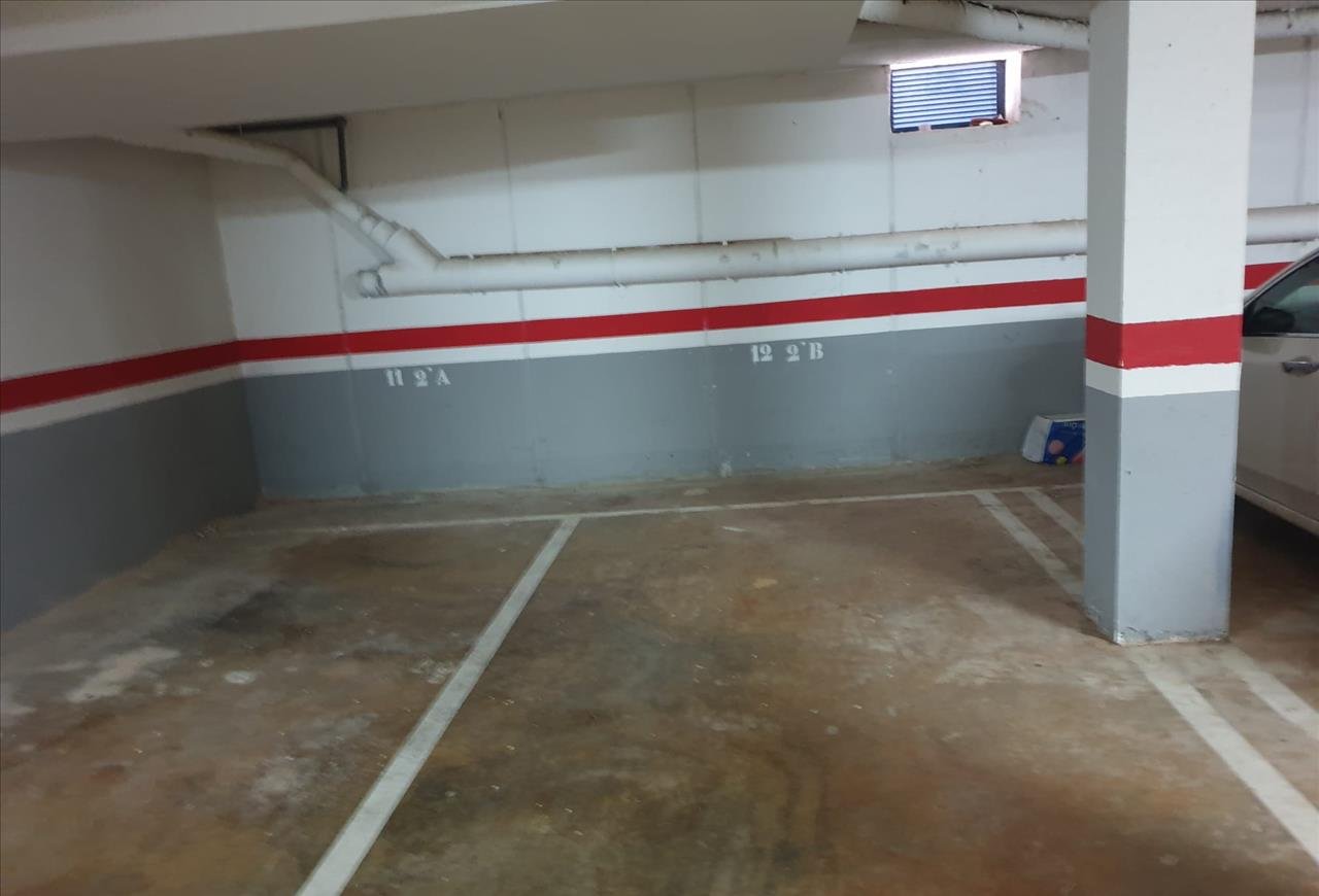 Se oferta garaje por 5.700 de 27m en planta -1 en calle cl garbi en Torreblanca