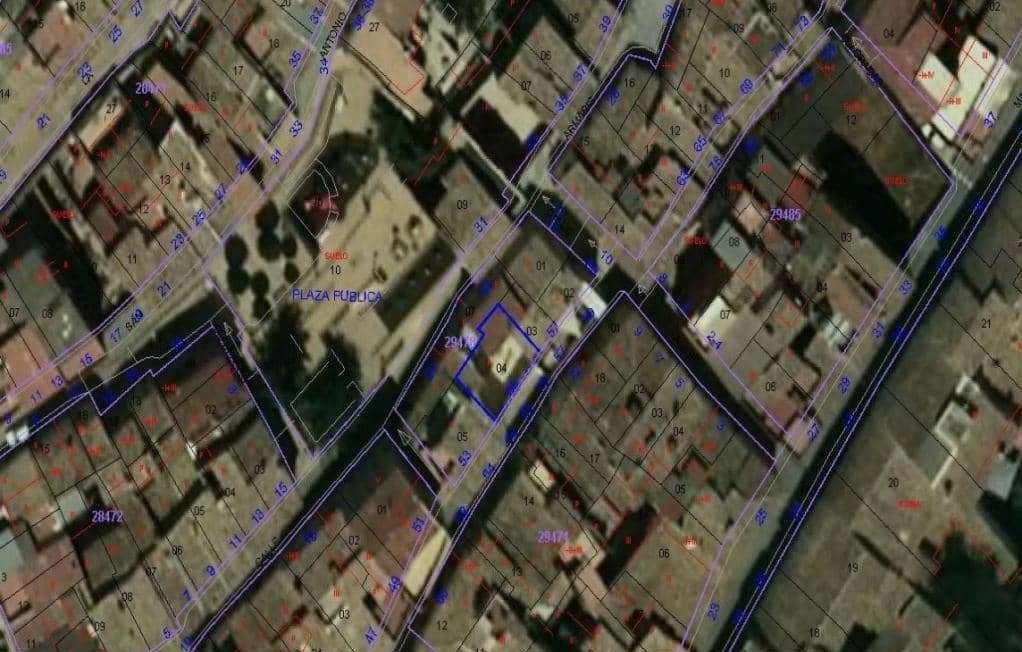 Urbano Solar en venta  en Calle  Castalla Alicante