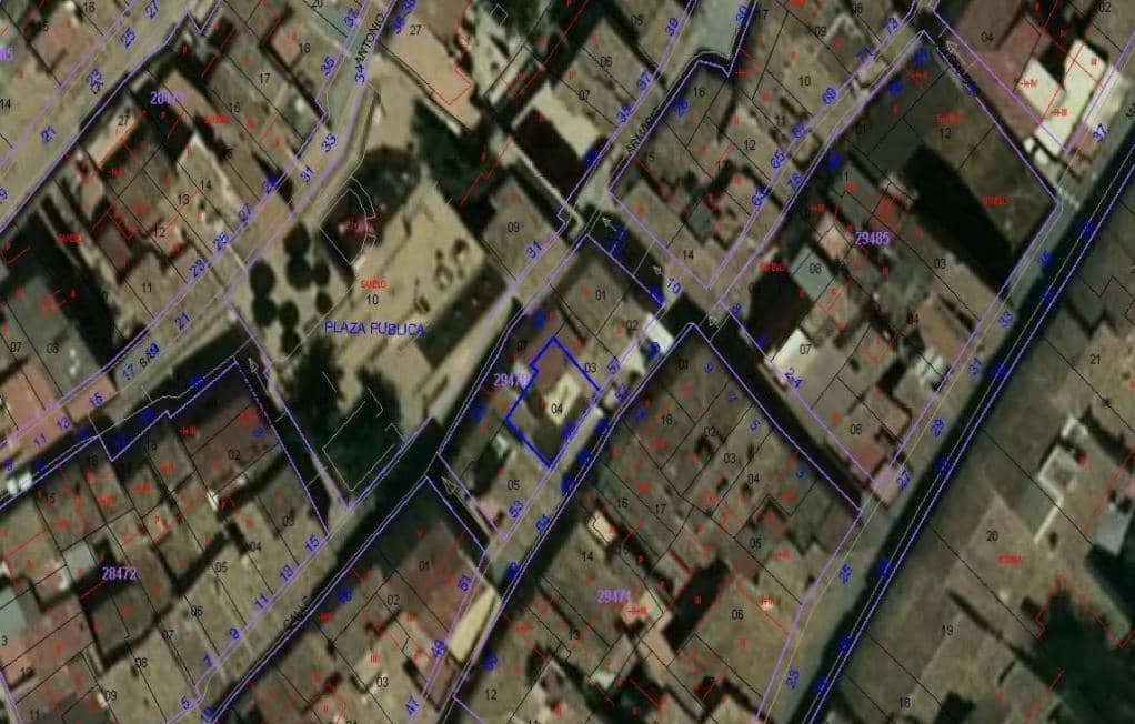 Urbano Solar en venta  en Calle  Castalla Alicante
