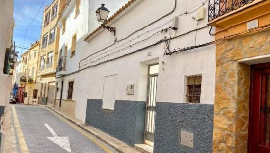 Urbano Solar en venta  en Calle  Castalla Alicante