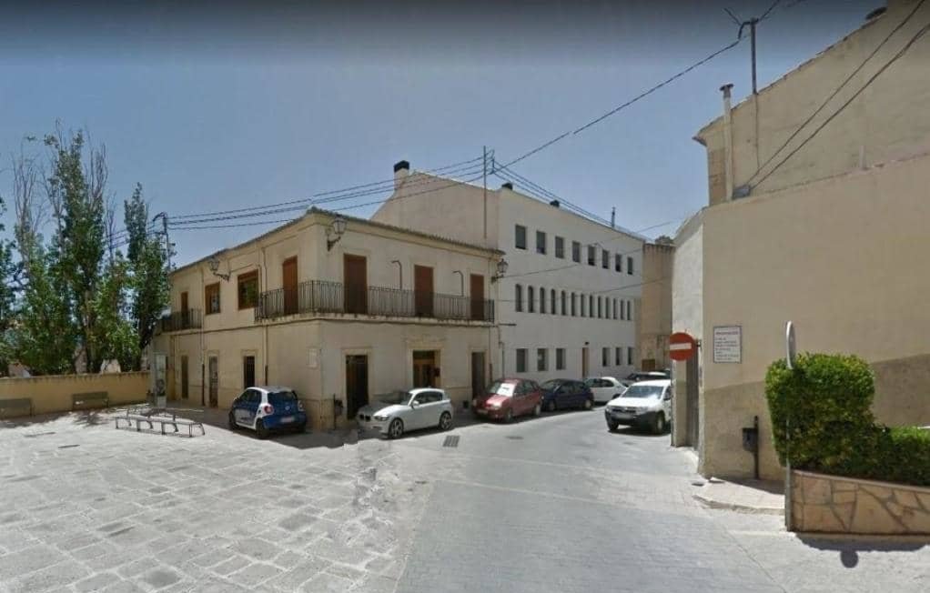 Urbano Solar en venta  en Calle  Castalla Alicante