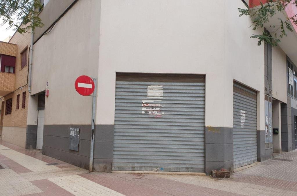 Local en venta en Cabanes, Castellón