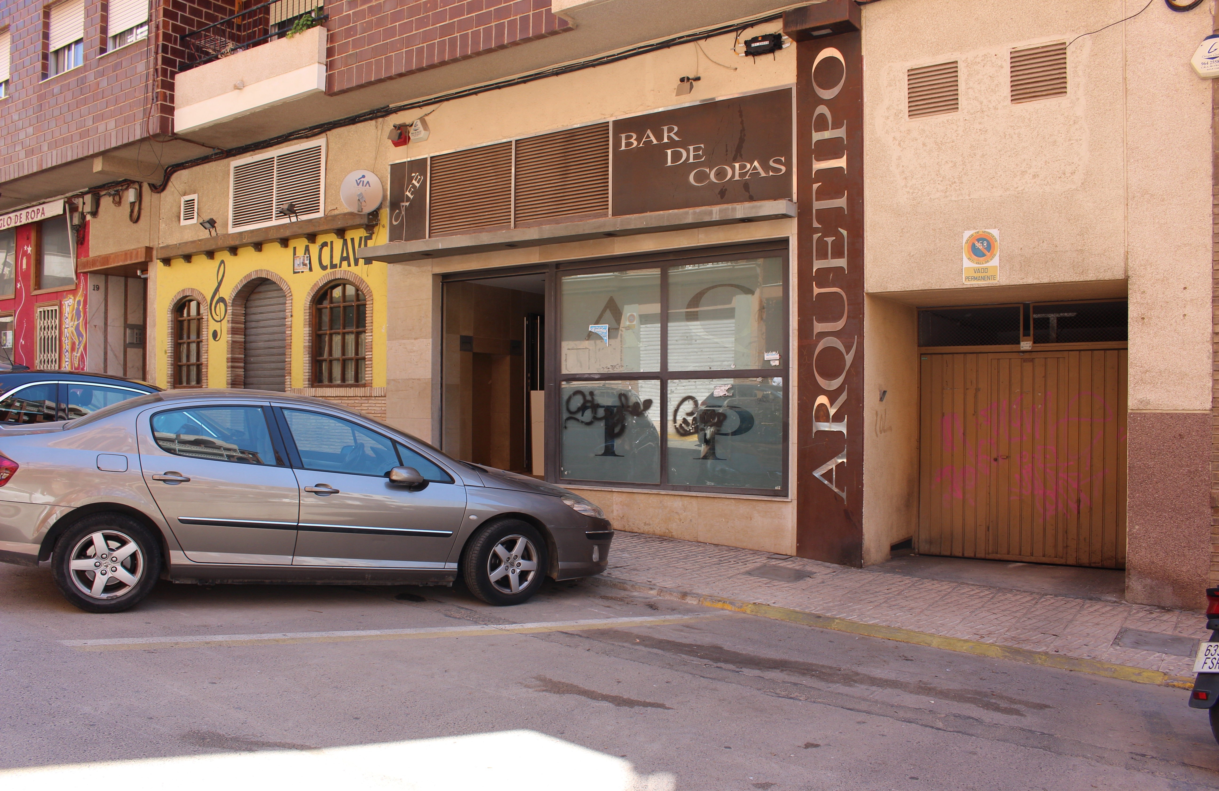 Compra local comercial en cpadre melia Vall dUixó la por 129.000 de 249m en perfectas condiciones