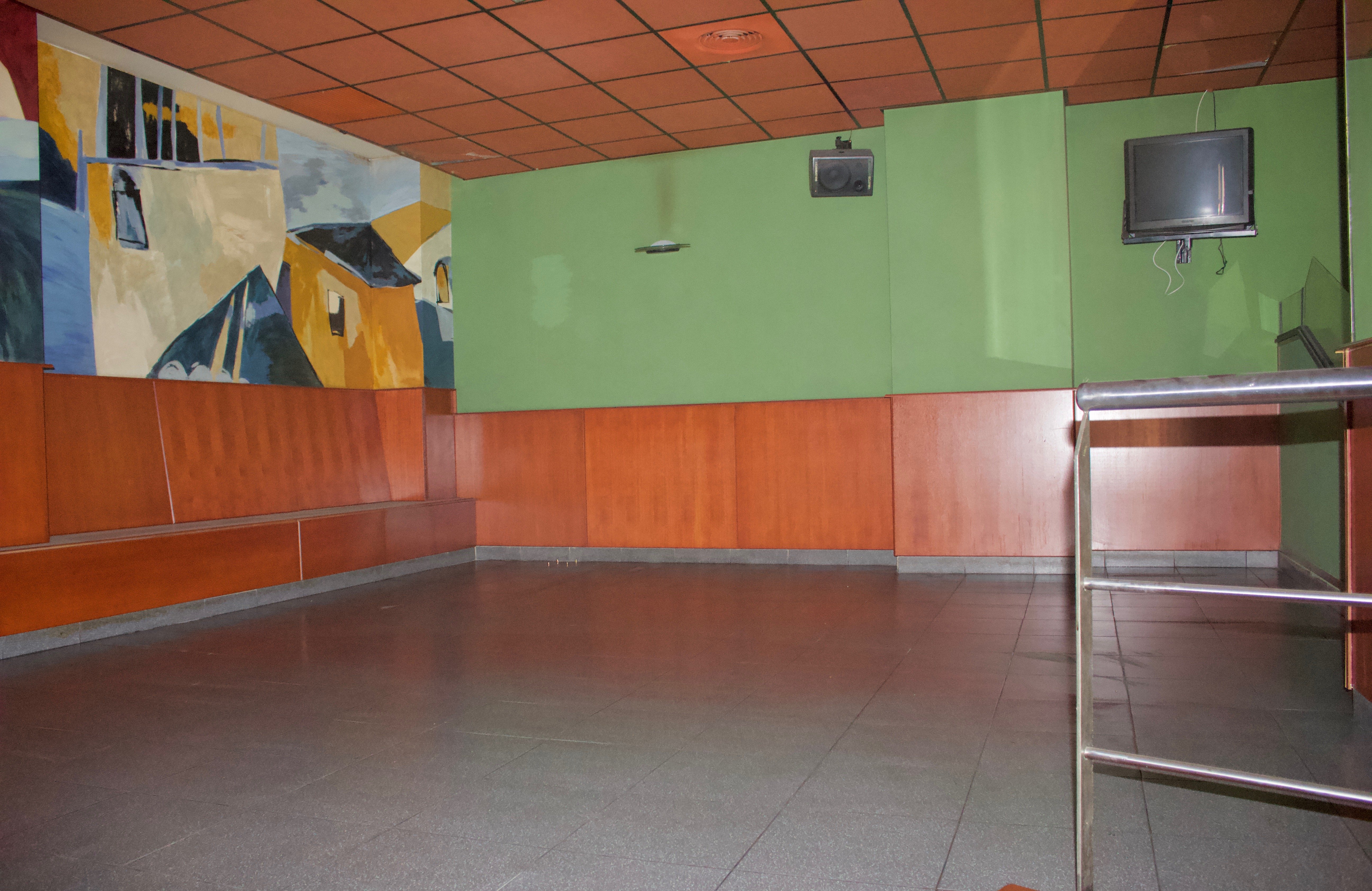 Compra local comercial en cpadre melia Vall dUixó la por 129.000 de 249m en perfectas condiciones