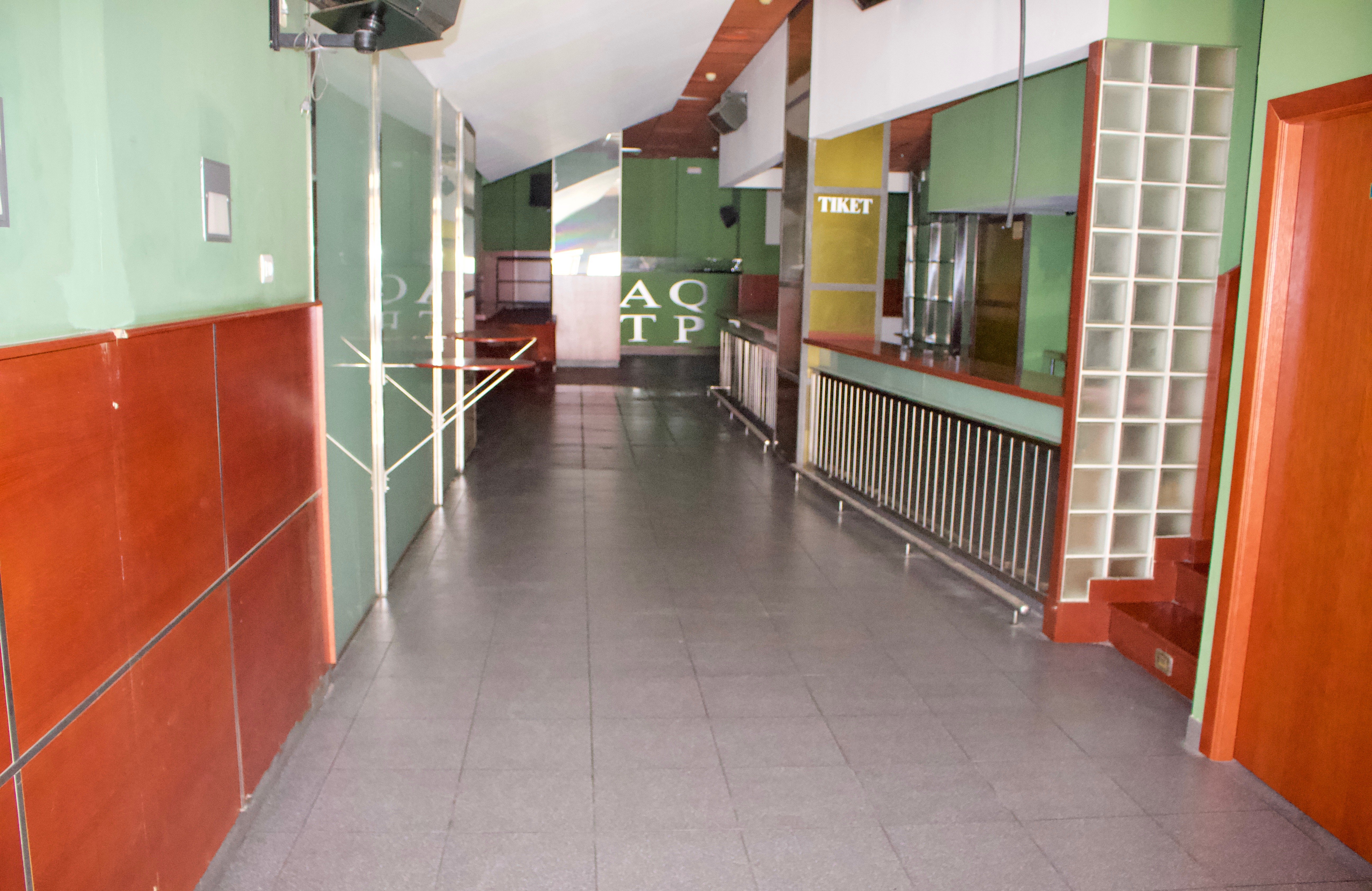 Compra local comercial en cpadre melia Vall dUixó la por 129.000 de 249m en perfectas condiciones