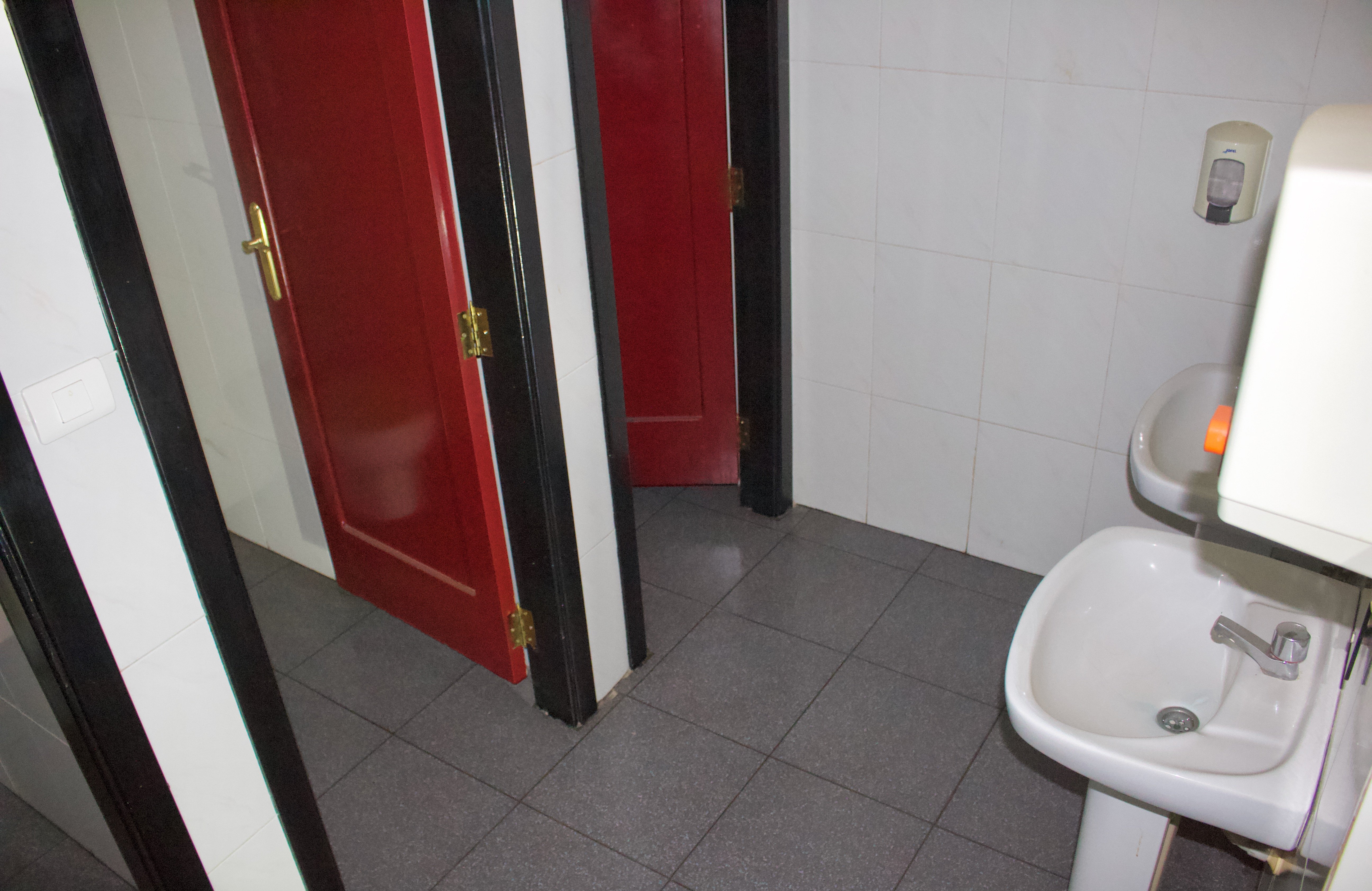 Compra local comercial en cpadre melia Vall dUixó la por 129.000 de 249m en perfectas condiciones