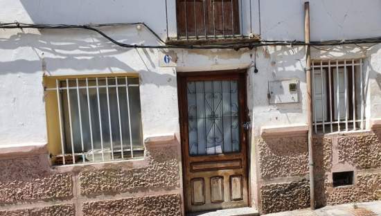 Unifamiliar Adosada en venta  en Calle Nueva Onil Alicante
