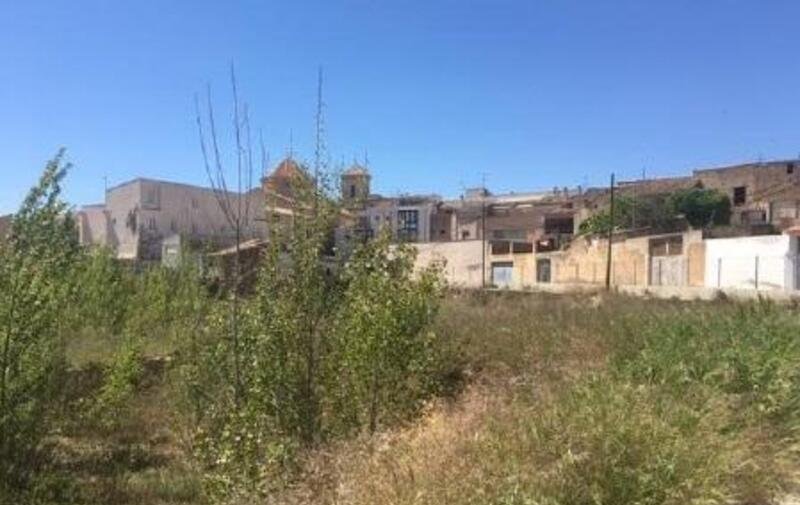 Suelo urbanizable residencial en venta en calle beato jacinto orfanell, Sant Mateu, por 263.912 de 99m