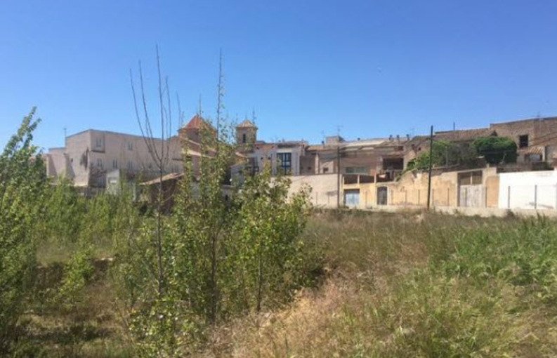 Suelo urbanizable residencial en venta en calle beato jacinto orfanell, Sant Mateu, por 263.912 de 99m