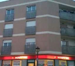 Piso a la venta por 50.000 con 90m y 2 habitaciones en calle la fuente Navarrés