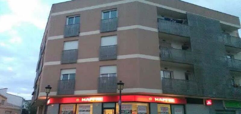 Piso a la venta por 50.000 con 90m y 2 habitaciones en calle la fuente Navarrés