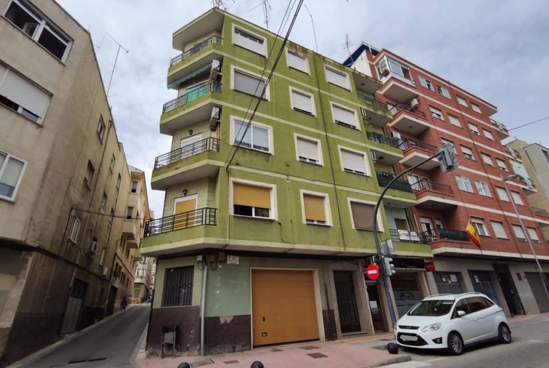 Piso en venta  en Calle Francisco Azorin Yecla Murcia